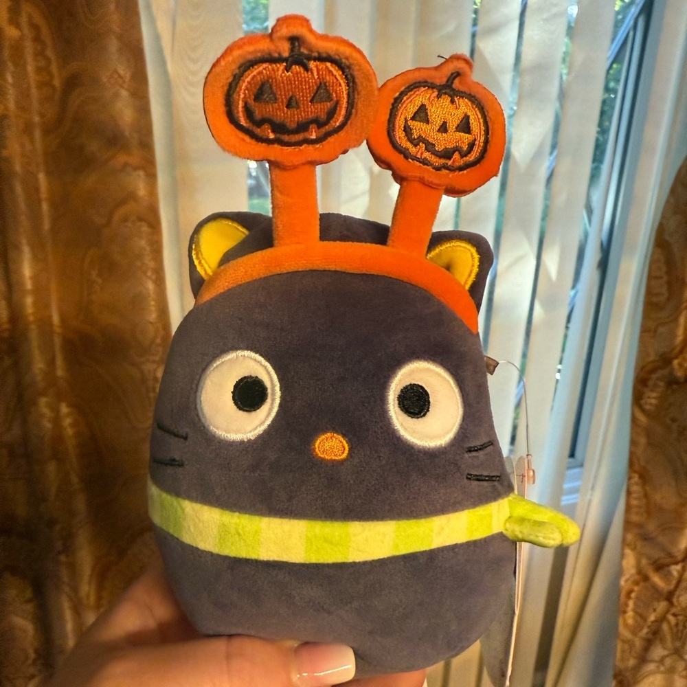 Squishmallow  Halloween Chococat w Pumpkin Headband BNWT 5”